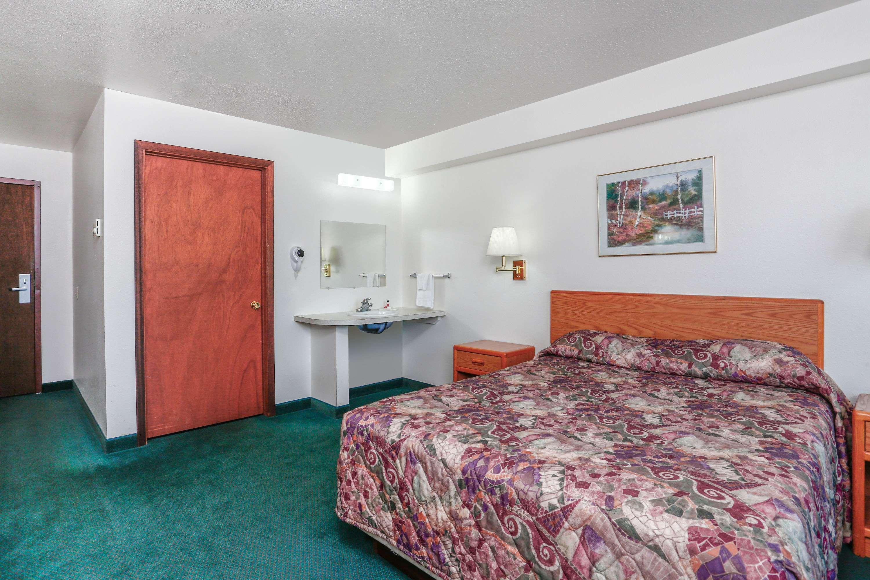 Travelodge By Wyndham Deer Lodge Montana Екстериор снимка