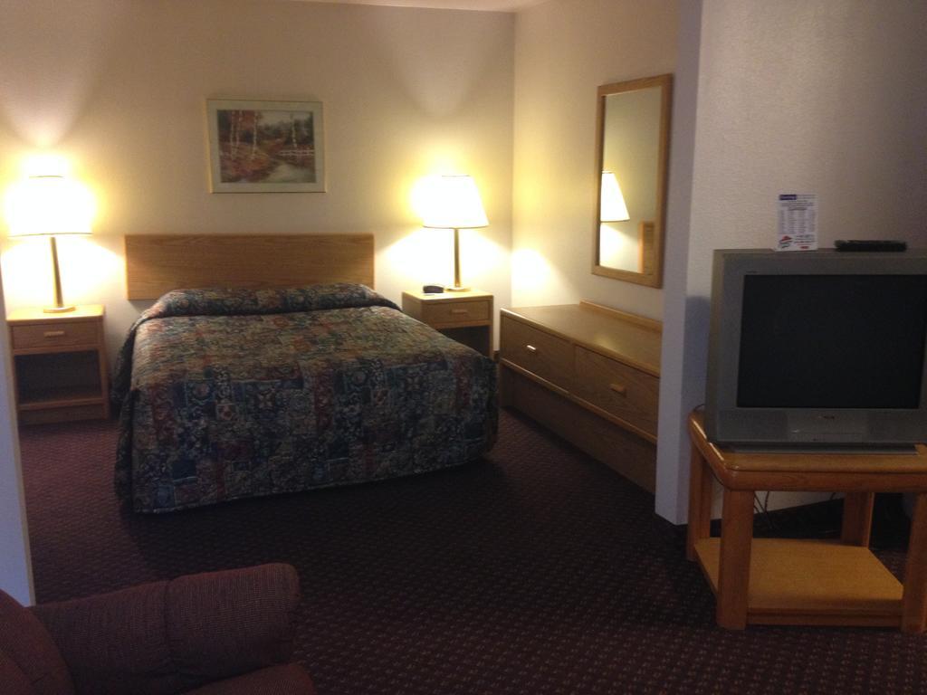 Travelodge By Wyndham Deer Lodge Montana Екстериор снимка