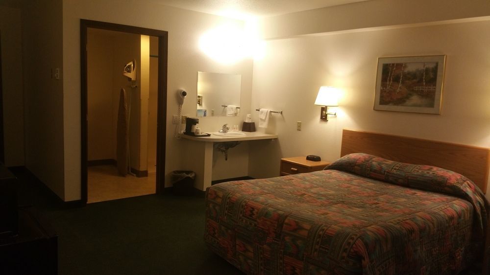 Travelodge By Wyndham Deer Lodge Montana Екстериор снимка