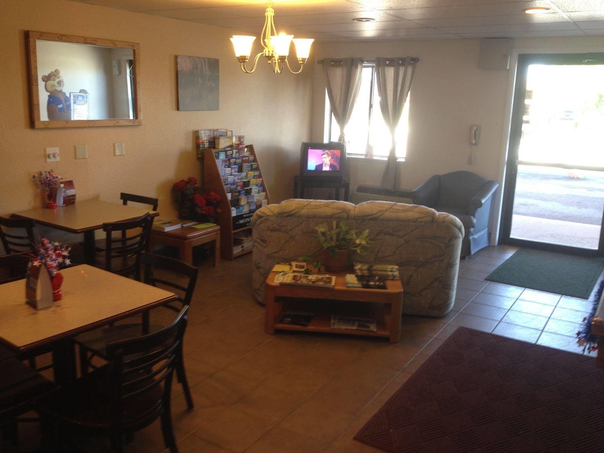 Travelodge By Wyndham Deer Lodge Montana Екстериор снимка