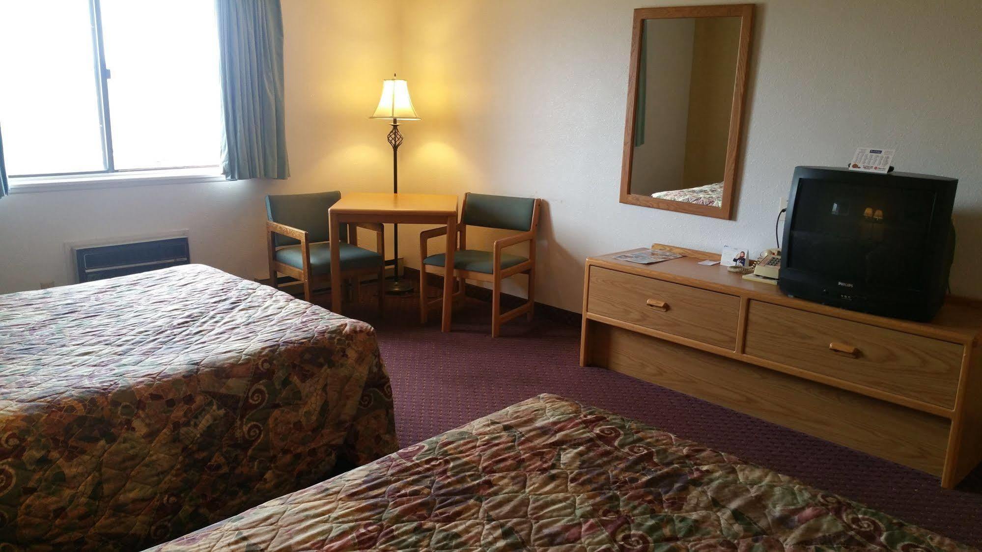 Travelodge By Wyndham Deer Lodge Montana Екстериор снимка